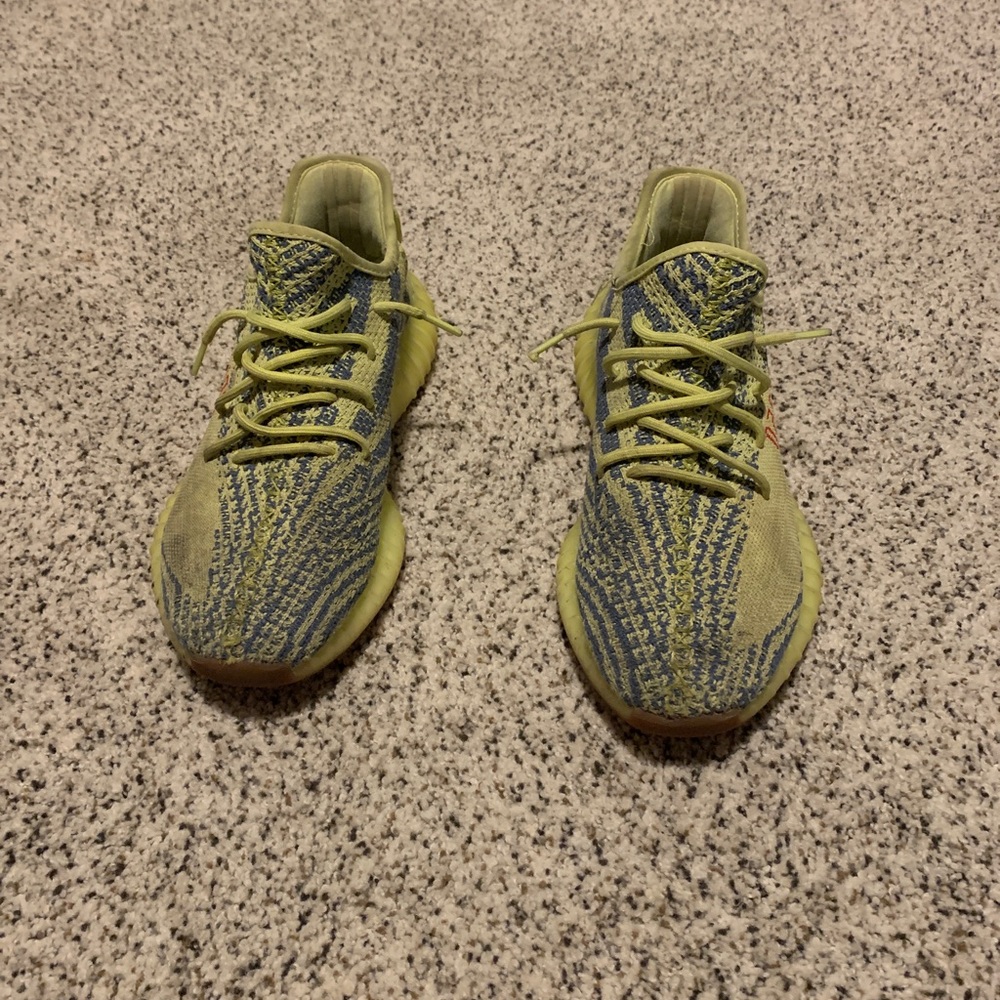 Used 7 men’s us Yeezy 350 v2 runs a little big